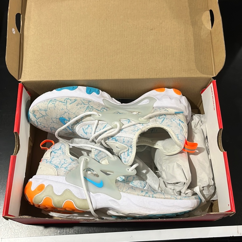 Men’s Nike React Presto PRM. White/Blue Fury-Aura. Size 10 Men.Size 11.4 Women’s